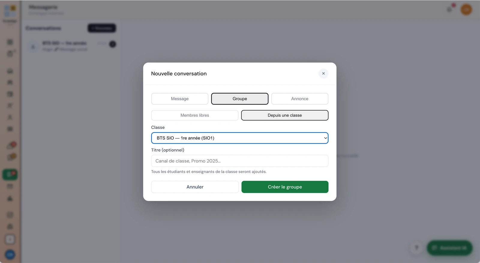 ScolaSign console, messaging: the New conversation window used to create a class channel (all learners and trainers of the class added automatically), French interface